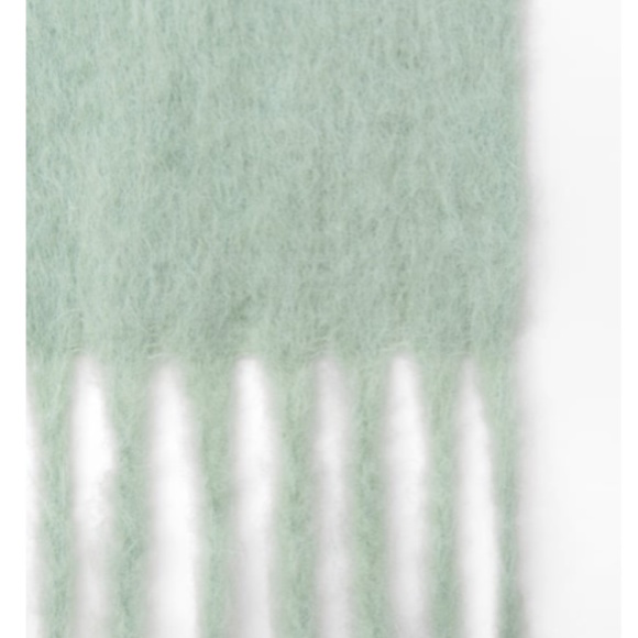 Zara FRINGED WOOL AND ALPACA BLEND SCARF - Picture 5 of 6